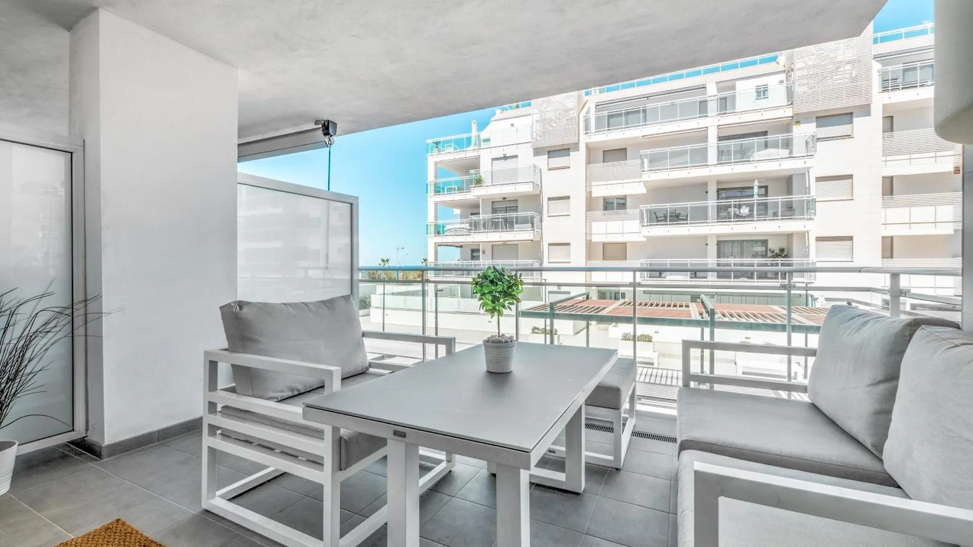 Beachfront Apartment With Balcony In Torrox Costa Espagne