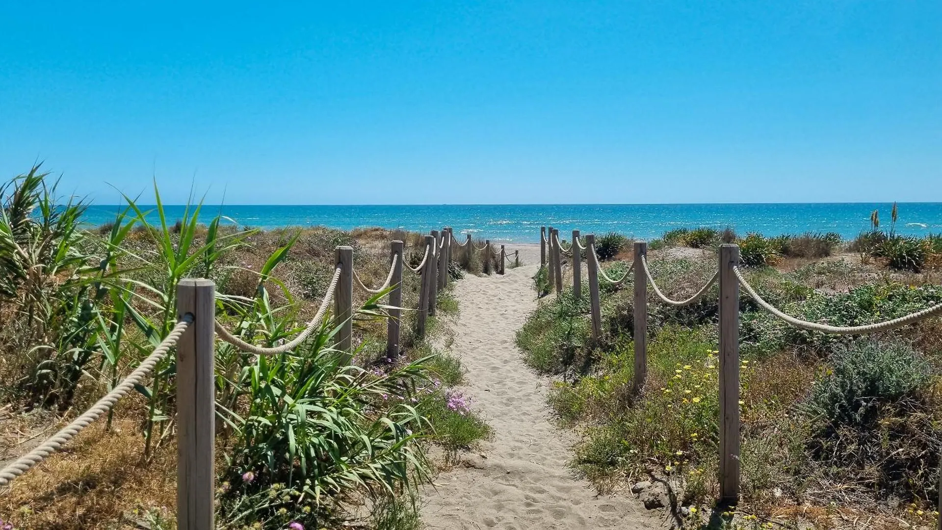 Beachfront Apartment With Balcony In Torrox Costa
